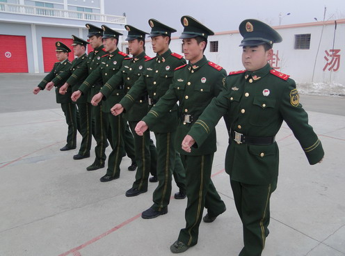 金塔消防中队强化队列训练促进官兵日常养成
