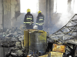 兰州市安宁一化学实验室爆炸起火(图)