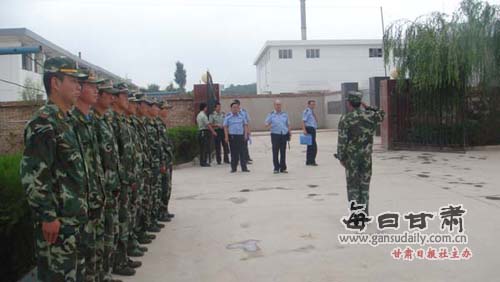 静宁县公安局考核政府专职消防队上半年工作-