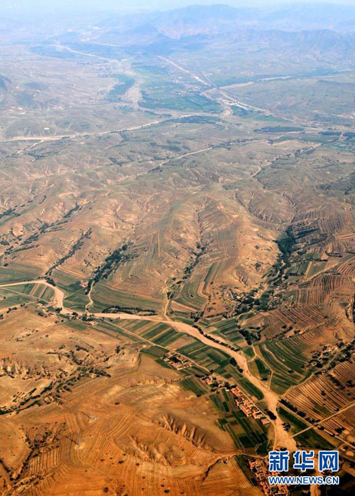 高温桑拿 暴雨洪灾 我国多数城市遭遇恶劣天气