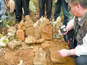 位于湖南永州道县南岭大山深处的鬼崽岭古代石像群,再次引起与会专家