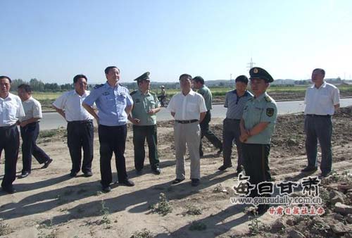 永昌县县委书记孟有柱视察政府专职消防队建设情况