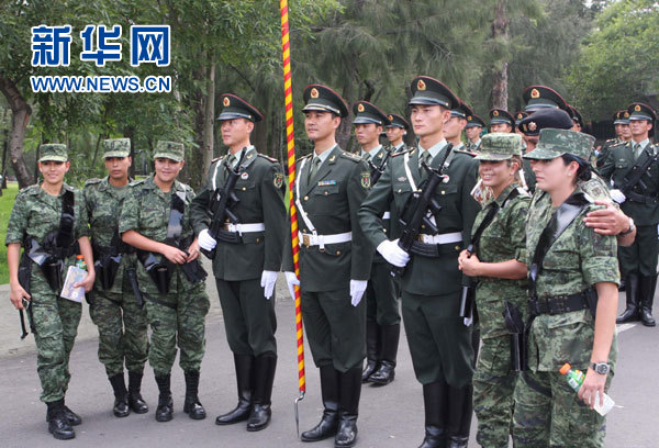 中国军人仪仗队在墨西哥参加独立日阅兵彩排-