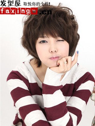 今秋最红女生短发纹理烫发型-纹理烫|发型-女性