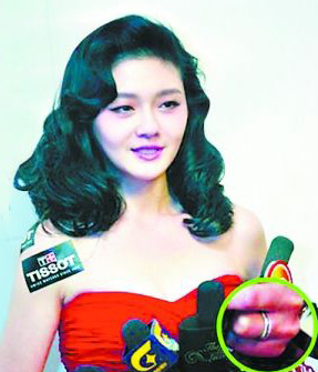 大S秀婚戒称想生宝宝 身价飙升400万起跳-大S