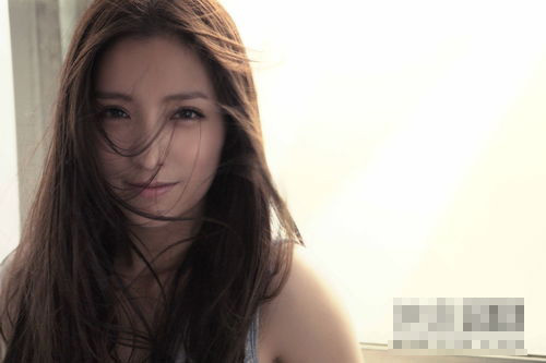 潘辰新歌《起风的季节》MV首播 方大同谱曲-