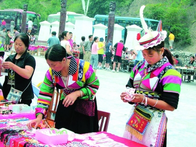 晚报西部:山寨歌会 白马藏人的文化图腾-平武|白马藏族|民族文化-每日甘肃-甘肃