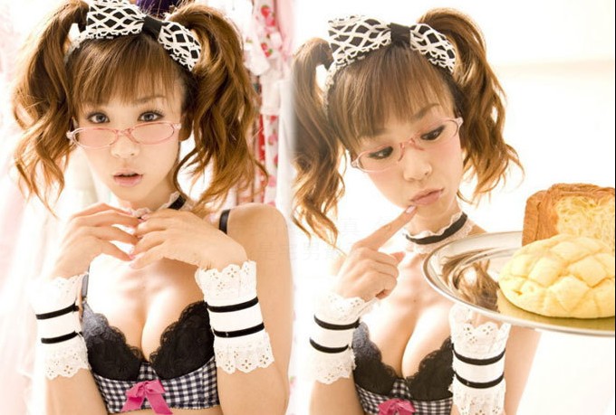 <em>星野亚希女仆</em>装写真+年过30仍是宅男最爱