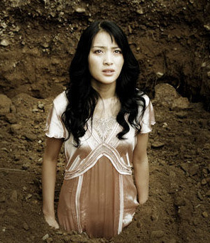 甘婷婷被<em>活埋</em>满身是虫