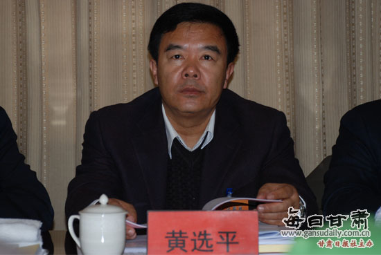 省委常委、组织部部长吴德刚参加庆阳代表团审