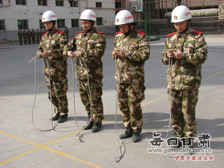 公安部考核组对甘肃兰州消防应届地方大学生进