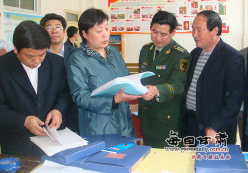 平凉市政府杨军副市长带队检查静宁县安全生产