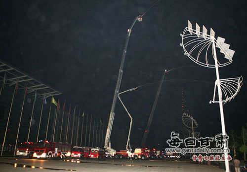 兰州消防支队开展夜间实兵实战暨车辆装备性能