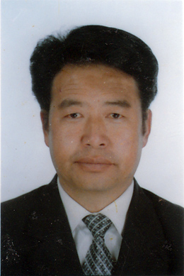 经济师,中共党员,现任甘南州恒达商贸开发有限责任公司董事长兼总经理