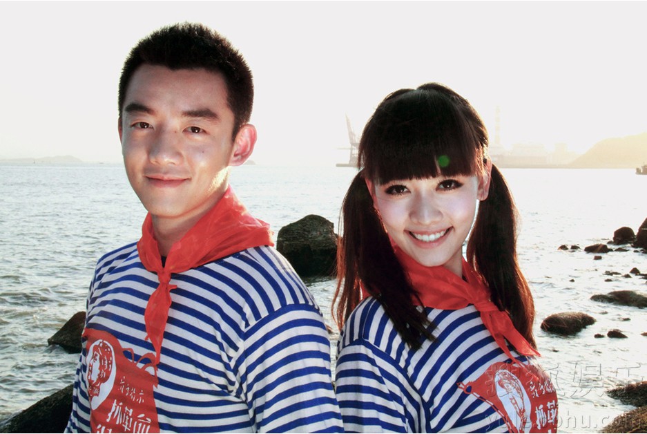  郑恺孙骁骁 复古情侣写真 粉丝盼再续爱情故事