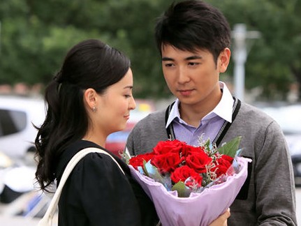 保剑锋饰演的丈夫很会讨妻子欢心