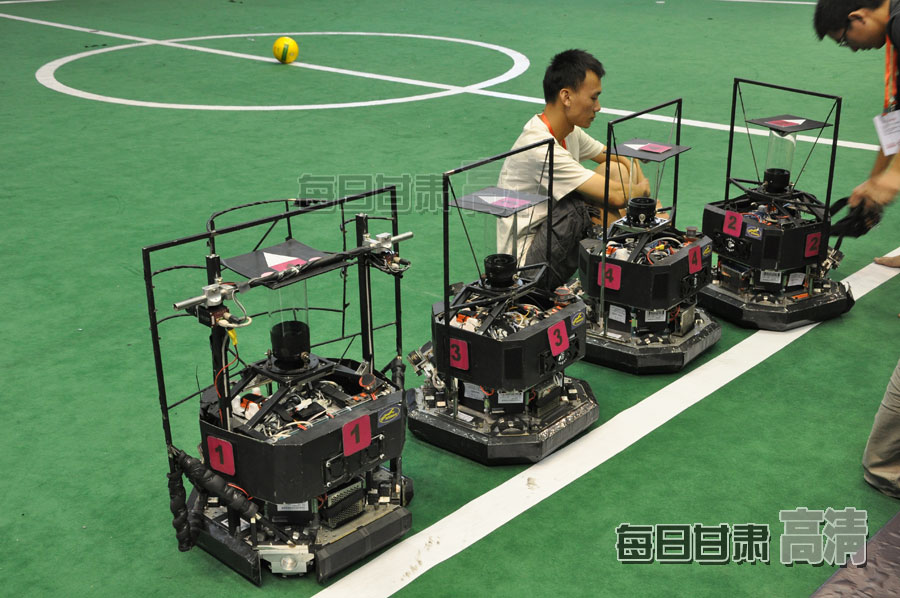 高清】2011中国机器人大赛Robocup足球机器