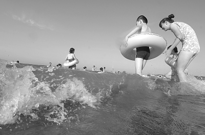 持续高温天气导致地处赣南的信丰县久旱缺水-