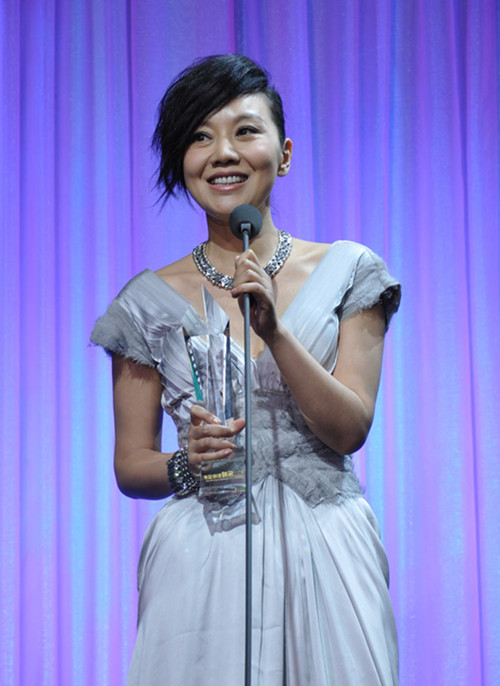 乐视盛典闫妮手臂淤青 获封年度最佳<em>女演员</em>-闫