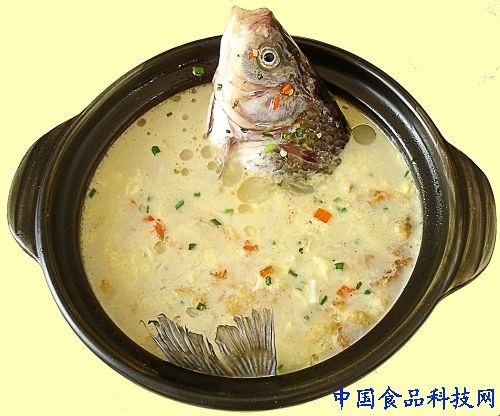 教你做个家常菜:荷包蛋鲫鱼浓汤