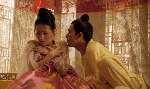 而白冰也因为皇帝的&ldquo;临幸&rdquo;成为众多嫔妃
