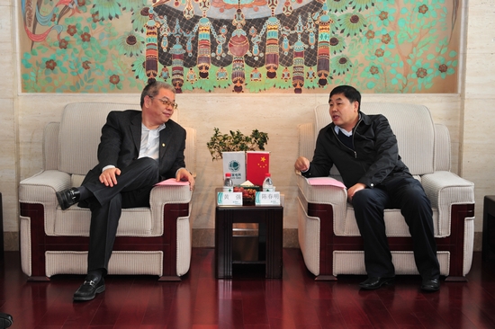 黄强会见酒钢集团党委书记陈春明一行-黄强-每