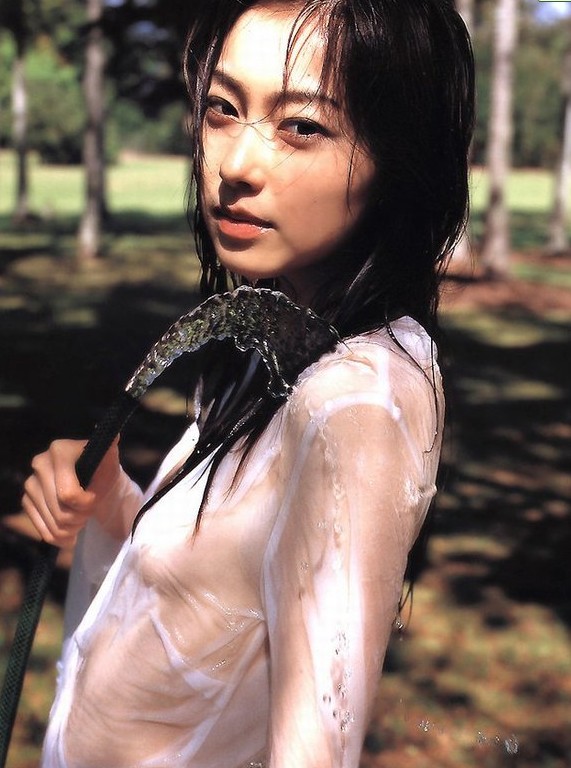 小桥惠拍《孵化》写真 清纯派<em>才女气质</em>淡雅-小