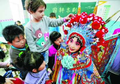 辽宁省沈阳市南京一校举办校园京剧节(图)-校园