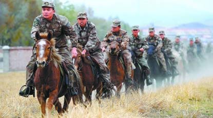 【摄影报道】甘南高原骑兵连:告别"战友"(组图)