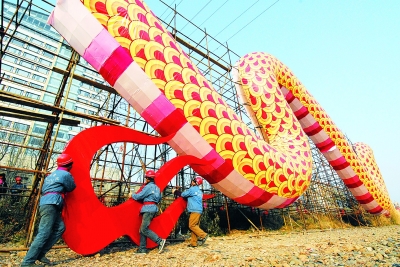 2012巨龙彩灯扮靓甘肃金城（图）