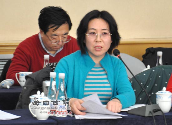 省政协主席冯健身参加民建、无党派、经济界别