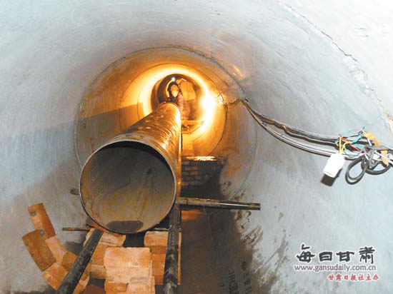 兰州燃气管道穿河工程黄河第二顶贯通(图)-燃