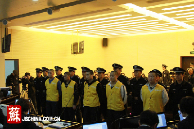 江苏常熟6打工仔持菜刀自卫被判刑一案再审