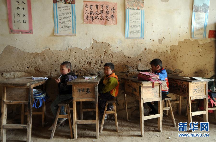 正在消失的山村小学:全校只有七个学生(图)