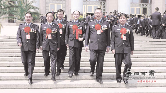 甘肃3名个人获全国特级优秀人民警察称号(图)