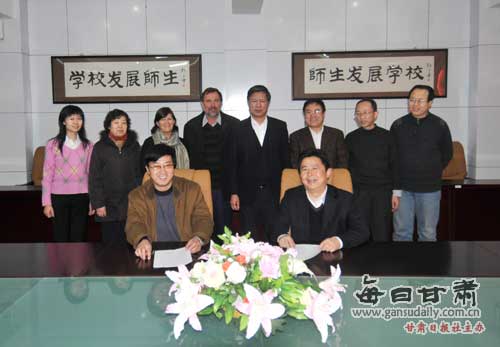 ... 一中女生_我校与蒙阴一中自结对合作以来,沅江市一