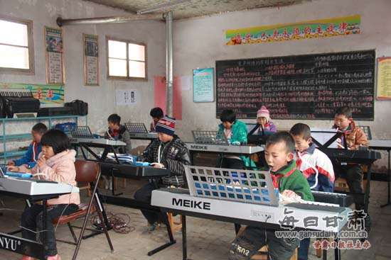 榆中县:乡村学校少年宫圆梦乡里娃(组图)-少年