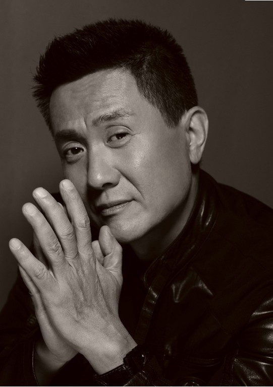 彰显成熟男人儒雅魅力