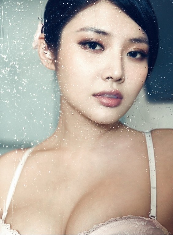 徐冬冬港版杂志写真曝光 遭质疑流露真性情-