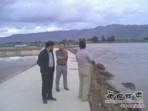 水川镇党政班子成员深入黄河一线巡查-水川镇