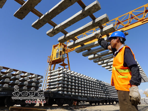 哈罗铁路:死亡之海的生命之路(组图)-哈罗铁路