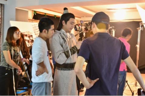 《大唐诗圣》曝演员定妆照 金独异变身 高富帅