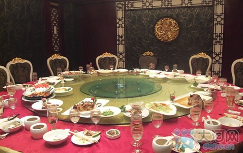 记者再探焦作中高档酒店 包间里"剩"宴多(图)
