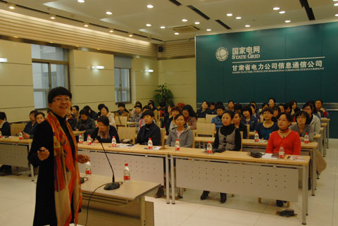 图说:比比谁家的三八活动有创意