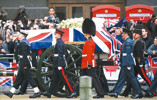 英国为前首相撒切尔夫人举行葬礼(图)-撒切尔夫