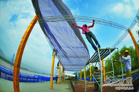 永靖县人民政府承办的2013中华龙舟大赛甘肃