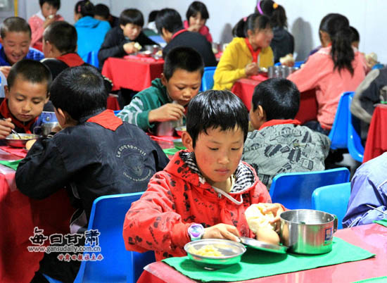 甘肃环县年投入千万元改善万余学生营养校餐-