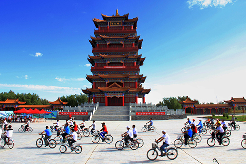 已成为全市有较大影响力的旅游节会,有效提升了景区知名度.