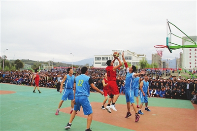 积石山县篮球邀请赛正式拉开帷幕