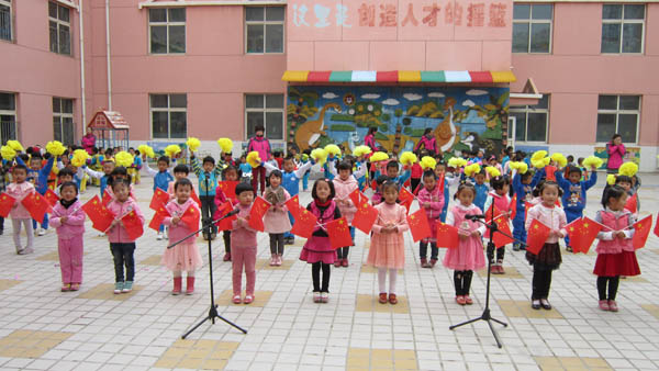 甘南州幼儿园举办爱国歌曲演唱活动